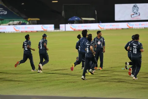 Nainital Tigers players running together on the field